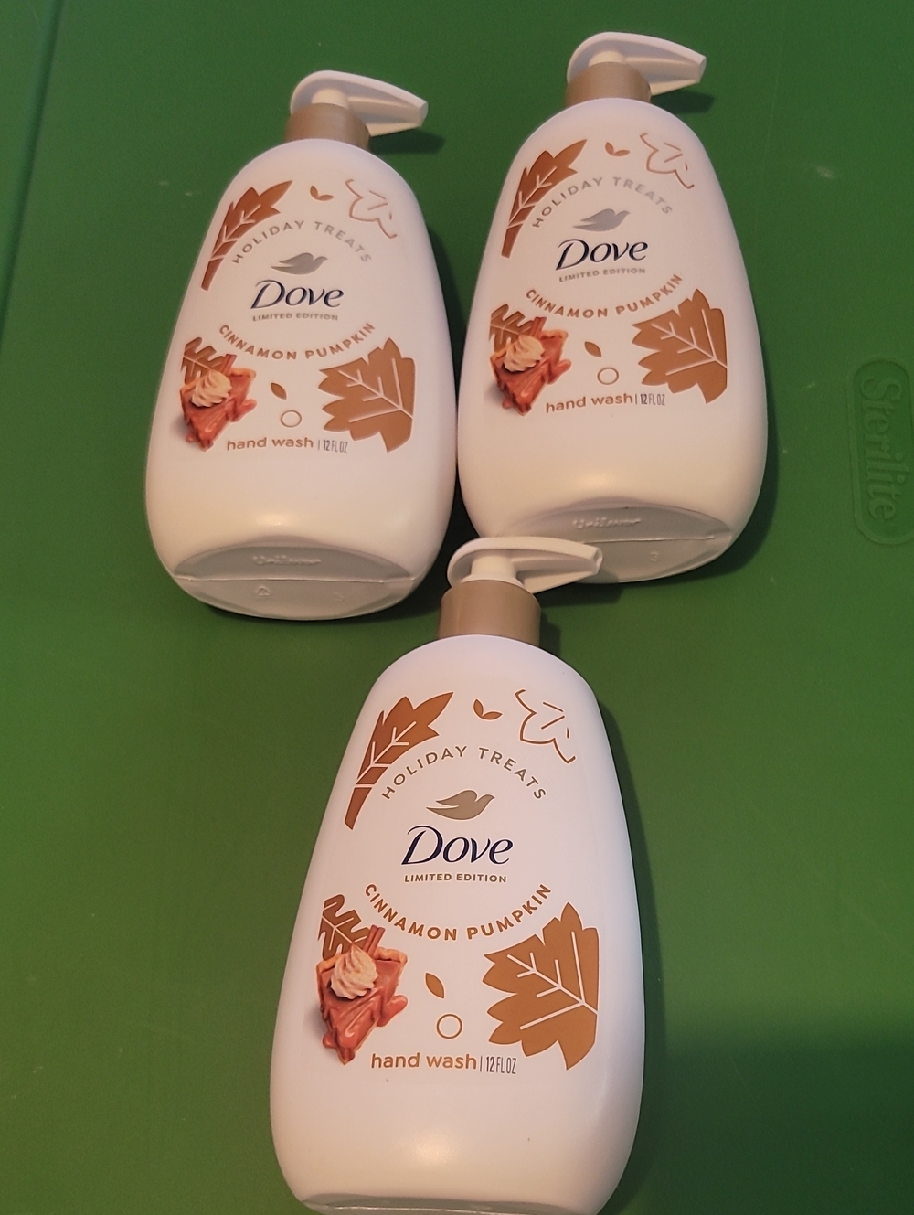 Dove Cinnamon Pumpkin Hand Wash — White